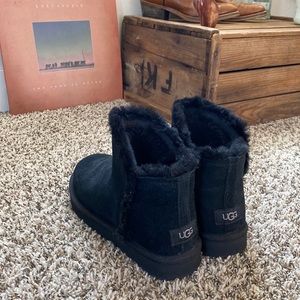 Black Uggs